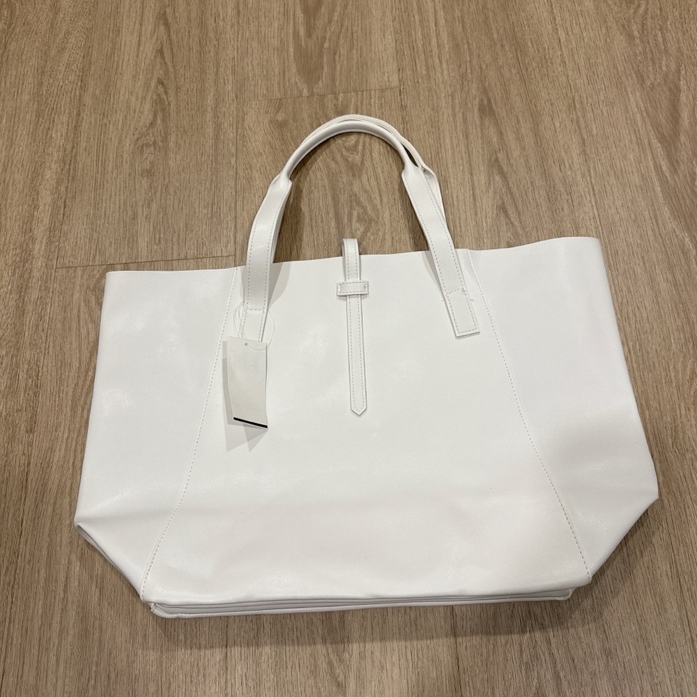 NWT Saks Fifth Avenue Classic White Tote